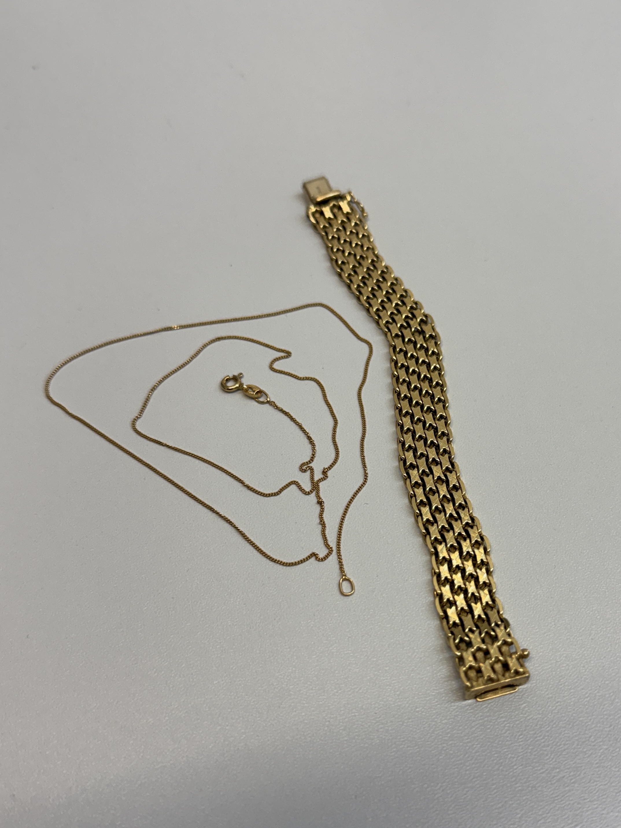 Armband und Halskette.jpg
